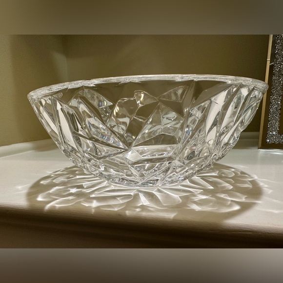Tiffany and Co. Rock Cut Crystal Bowl - Picture 3 of 4